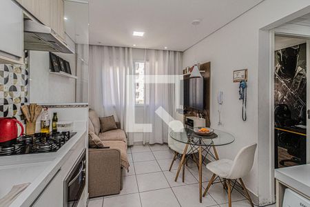 Sala/Cozinha/Área de Serviço de apartamento para alugar com 2 quartos, 33m² em Sacoma, São Paulo