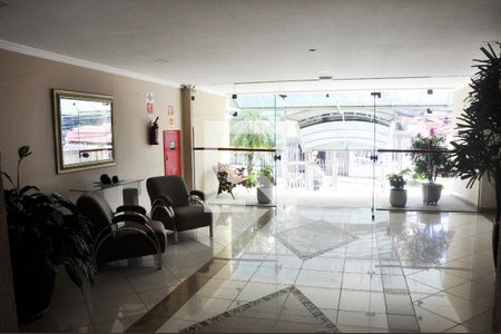 Hall de entrada de apartamento à venda com 2 quartos, 63m² em Vila Albertina, São Paulo