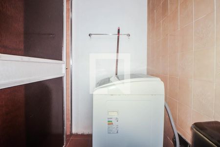 Banheiro de casa à venda com 2 quartos, 120m² em Jardim do Salso, Porto Alegre