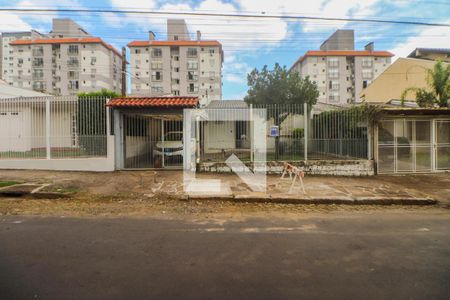 Fachada de casa à venda com 2 quartos, 120m² em Jardim do Salso, Porto Alegre