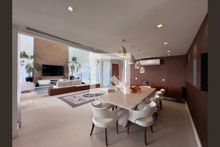 Sala de casa de condomínio à venda com 5 quartos, 906m² em Barra da Tijuca, Rio de Janeiro