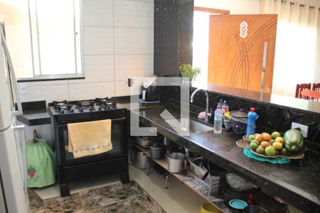 Cozinha de casa à venda com 3 quartos, 180m² em Diamante, Belo Horizonte