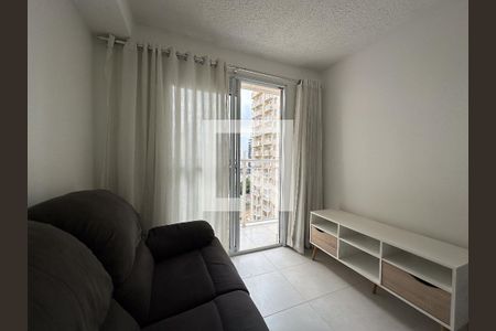 Sala/Cozinha de apartamento à venda com 2 quartos, 35m² em Parque Industrial Tomas Edson, São Paulo