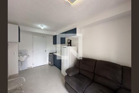 Sala/Cozinha de apartamento à venda com 2 quartos, 35m² em Parque Industrial Tomas Edson, São Paulo