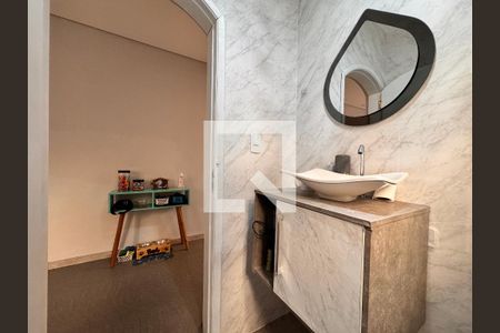 Lavabo de casa para alugar com 4 quartos, 220m² em Parque Marajoara, Santo André