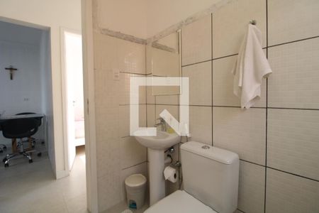 Banheiro de casa à venda com 2 quartos, 100m² em Jardim Santa Helena, São Paulo