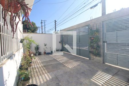 Fachada de casa à venda com 2 quartos, 100m² em Jardim Santa Helena, São Paulo
