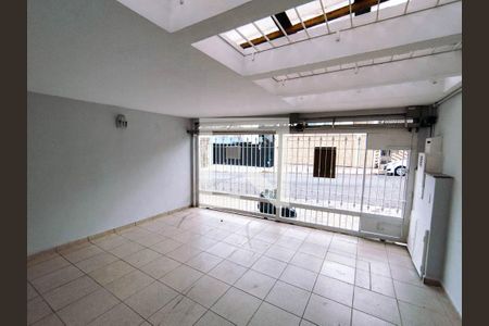 Garagem de casa para alugar com 4 quartos, 200m² em Chácara Santo Antônio (zona Leste), São Paulo