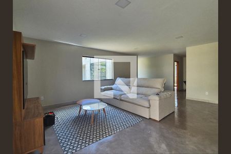 Sala de casa de condomínio à venda com 2 quartos, 204m² em Vargem Grande, Rio de Janeiro