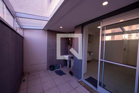Quintal de apartamento à venda com 2 quartos, 60m² em Jardim Tupanci, Barueri