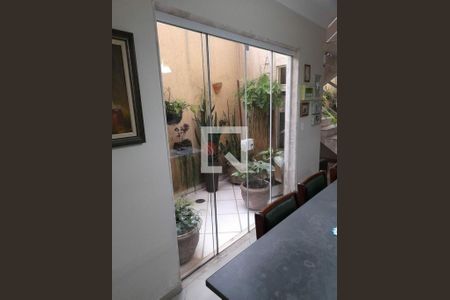 Casa à venda com 3 quartos, 294m² em Vila Carrão, São Paulo