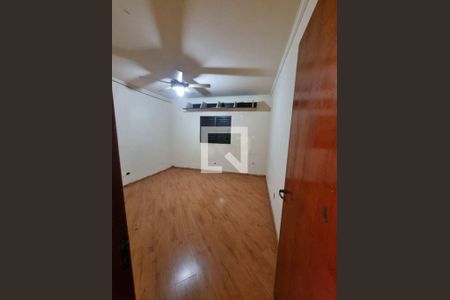 Casa à venda com 6 quartos, 400m² em Vila Carrão, São Paulo