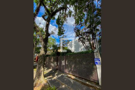 Fachada + Placa de casa à venda com 4 quartos, 462m² em Butantã, São Paulo