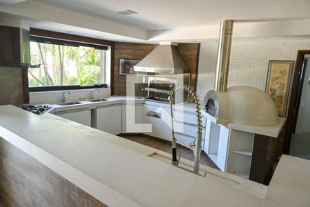 Casa à venda com 4 quartos, 401m² em Pendotiba, Niterói