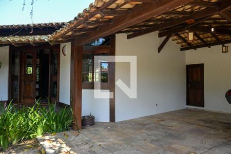 Casa à venda com 4 quartos, 401m² em Pendotiba, Niterói