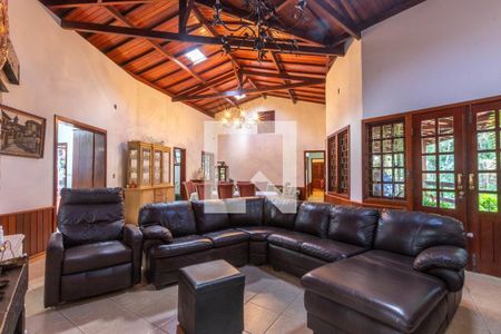 Sala de casa de condomínio à venda com 4 quartos, 595m² em Jardim Petropolis, Nova Lima