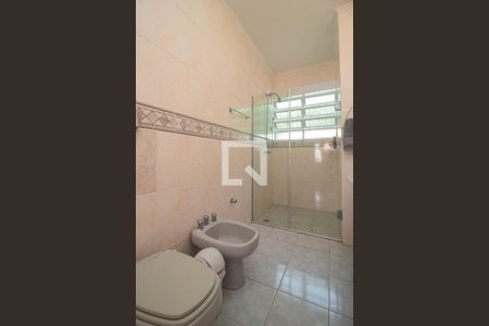 Banheiro de casa de condomínio à venda com 3 quartos, 198m² em Tristeza, Porto Alegre
