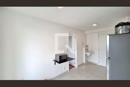 Sala/Cozinha/Área de serviço de apartamento à venda com 1 quarto, 27m² em Parque Industrial Tomas Edson, São Paulo