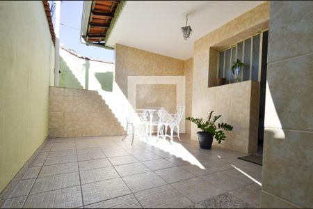 Varanda casa principal de casa à venda com 3 quartos, 257m² em Concórdia, Belo Horizonte