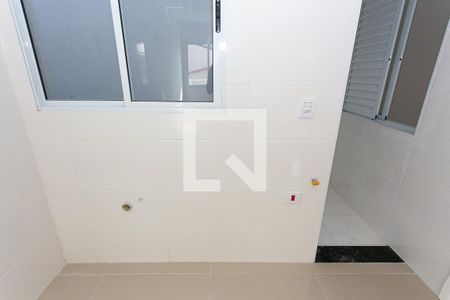 Cozinha de apartamento para alugar com 2 quartos, 39m² em Chácara Seis de Outubro, São Paulo