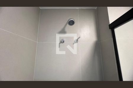 Banheiro de kitnet/studio à venda com 1 quarto, 25m² em Pinheiros, São Paulo