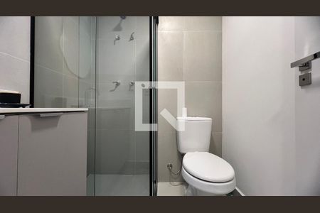 Banheiro de kitnet/studio à venda com 1 quarto, 25m² em Pinheiros, São Paulo