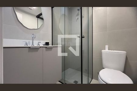 Banheiro de kitnet/studio à venda com 1 quarto, 25m² em Pinheiros, São Paulo