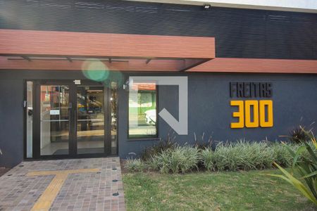 Fachada e portaria de apartamento à venda com 1 quarto, 45m² em Azenha, Porto Alegre