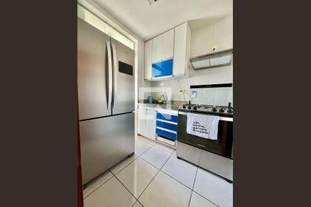 Cozinha de apartamento para alugar com 2 quartos, 60m² em Guarani, Belo Horizonte