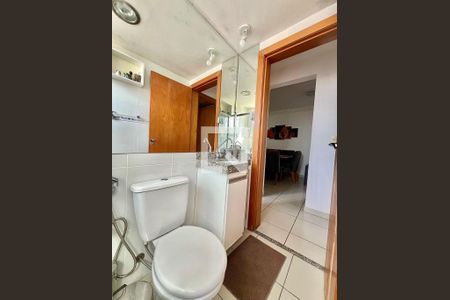 Banheiro social de apartamento para alugar com 2 quartos, 60m² em Guarani, Belo Horizonte