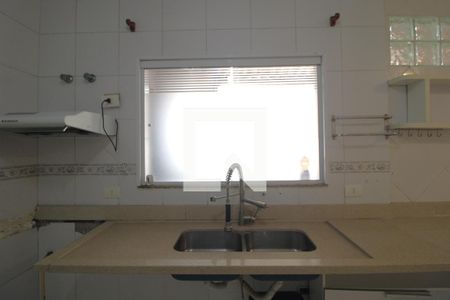 Cozinha de casa de condomínio à venda com 3 quartos, 180m² em Vila Constancia, São Paulo
