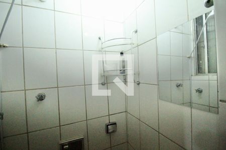 Banheiro de kitnet/studio para alugar com 1 quarto, 31m² em Saúde, Salvador