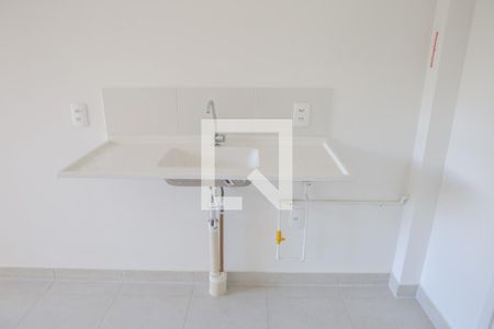 Cozinha e Área de Serviço de apartamento para alugar com 1 quarto, 27m² em Parque Industrial Tomas Edson, São Paulo