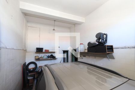 Garagem de casa para alugar com 2 quartos, 150m² em Vila Antonieta, São Paulo
