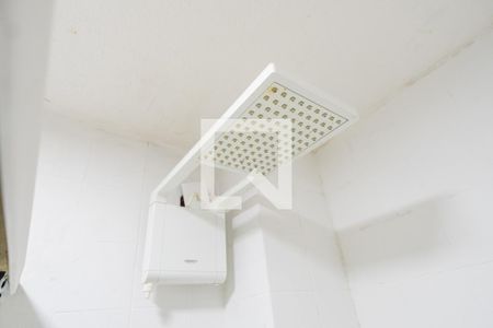Banheiro de apartamento à venda com 2 quartos, 57m² em Menino Deus, Porto Alegre
