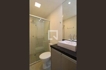 Banheiro de kitnet/studio para alugar com 1 quarto, 25m² em Pinheiros, São Paulo