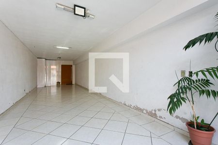 Garagem de casa à venda com 3 quartos, 200m² em Vila Esperança, São Paulo