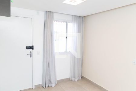 Sala de apartamento para alugar com 2 quartos, 40m² em Jardim Albertina, Guarulhos