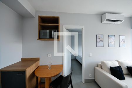 Sala e Cozinha de apartamento para alugar com 1 quarto, 31m² em Vila Prudente, São Paulo