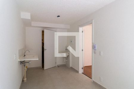 Sala de apartamento para alugar com 1 quarto, 28m² em Parque Industrial Tomas Edson, São Paulo