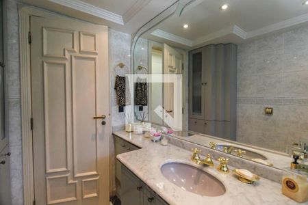 Banheiro de apartamento à venda com 4 quartos, 250m² em Jardim Avelino, São Paulo