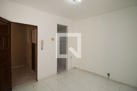 Sala de casa para alugar com 1 quarto, 82m² em Olaria, Rio de Janeiro