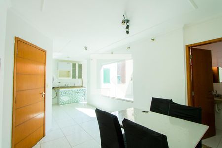 Sala de apartamento para alugar com 2 quartos, 47m² em Jardim Teles de Menezes, Santo André