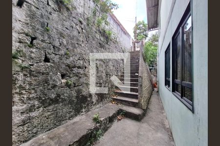 Escada entrada de casa à venda com 3 quartos, 90m² em Vila Curuçá, Santo André