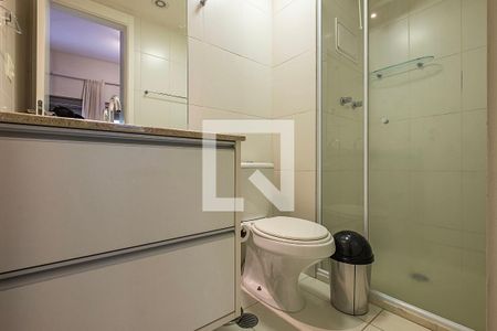 Banheiro de kitnet/studio para alugar com 1 quarto, 40m² em Vila Madalena, São Paulo