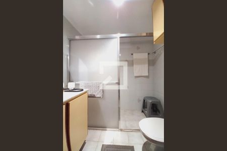 Banheiro de apartamento para alugar com 1 quarto, 52m² em Botafogo, Campinas