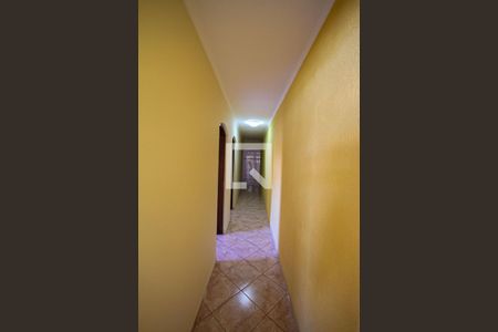 Corredor de casa à venda com 2 quartos, 280m² em Jardim Record, São Paulo