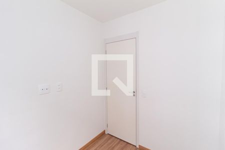 Quarto 2 de apartamento para alugar com 2 quartos, 36m² em Metalúrgicos, Osasco