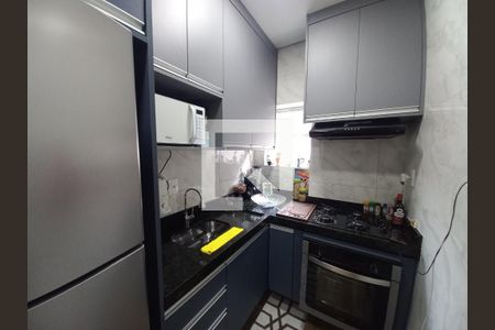 Cozinha de apartamento para alugar com 1 quarto, 33m² em Itararé, São Vicente