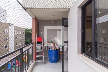 Sacada e área de serviço de apartamento à venda com 2 quartos, 39m² em Ayrosa, Osasco